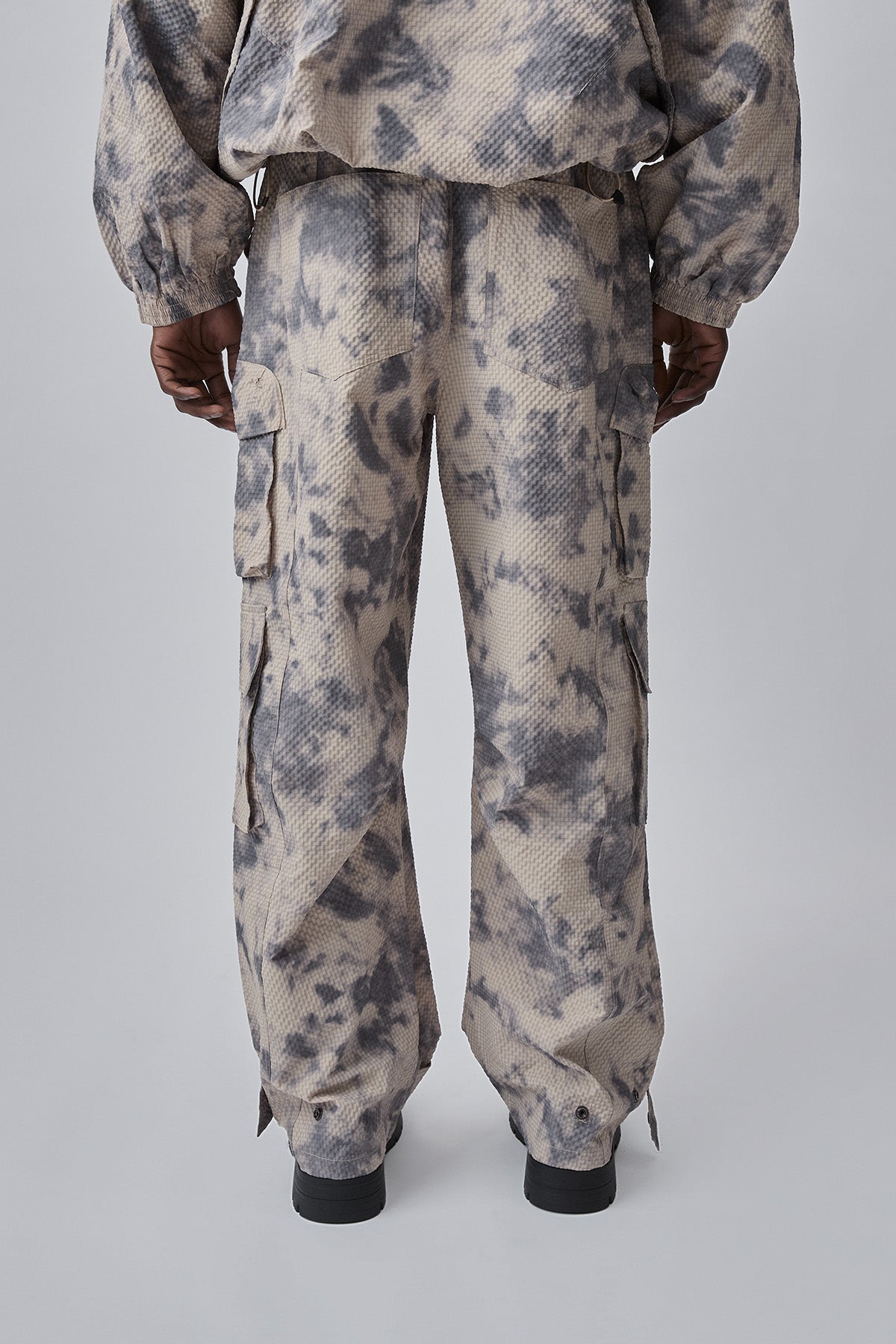 MULTIPLE POCKETS JOGGER