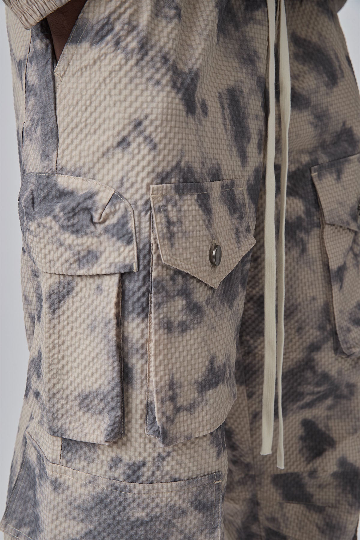 MULTIPLE POCKETS JOGGER